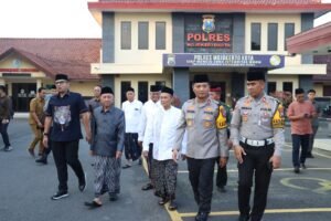 Bagi Takjil Forkopimda Kota Mojokerto Bersama Tokoh Agama Semarakkan Ramadhan