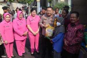 Polres Pasuruan Bersama Bhayangkari dan Pemkab Gelar “Bazar Sembako Murah Ramadhan”