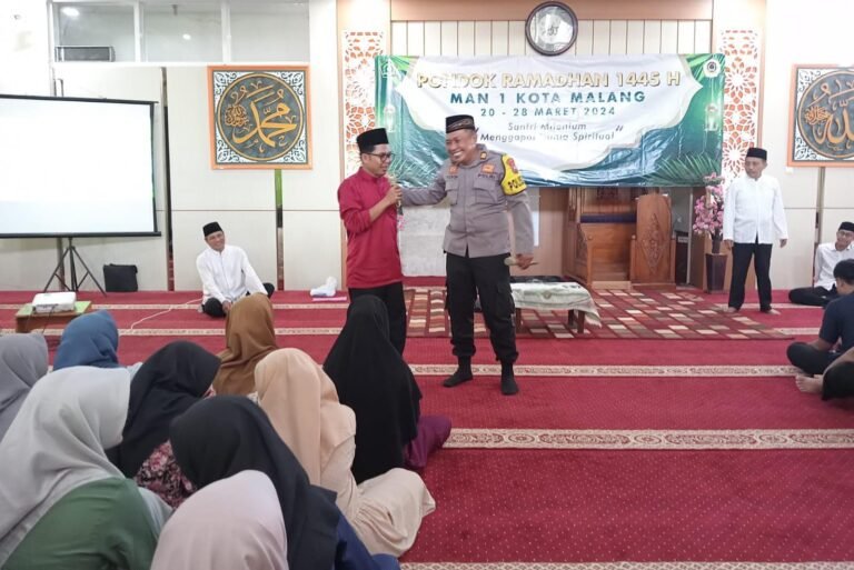 Cegah Perundungan Polresta Malang Kota Sosialisasi Stop Bullying di Sekolah