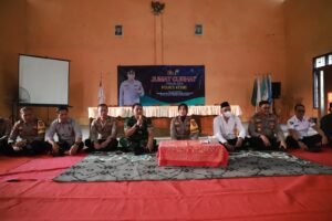 Rutin Adakan Jum’at Curhat, Polres Kediri Diskusi Kamtibmas Bersama Warga Kunjang