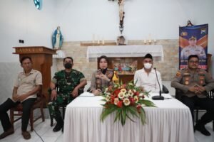 Pererat Silaturahmi Dengan Masyarakat, Polres Kediri Gelar Minggu Kasih di Gereja Santo Andreas Kunjang