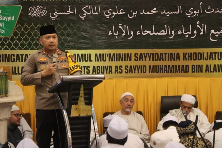 Hadiri Haul Abuya Assayyid Muhammad Bin Alawi Al-Maaliki, Kapolres Pasuruan Ajak Ulama Tetap Jaga NKRI