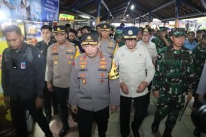 Kapolri bersama Panglima TNI dan Menhub Tinjau Kesiapan Layanan Mudik di Terminal Purabaya