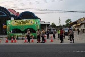 Pastikan Mudik Aman dan Nyaman Kapolres Pamekasan Pantau Jalur Blackspot Jalan Raya Ambat