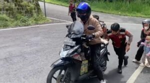 Aksi Pasukan DROGBAN Polres Magetan Pahlawan Tanjakan Sarangan – Cemoro Sewu