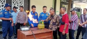 Polres Kediri Bersama Damkar Gelar Sosialisasi Pencegahan Kebakaran.