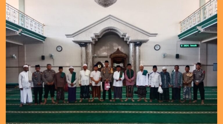 Kapolsek Menganti Giat Safari Jum’at dan Himbauan Kamtibmas di Masjid Jami’ Riyadul Jannah