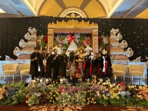 EO Kenangan Manis menyatukan cinta Jawa dan Bali dalam konsep wedding tradisional modern masa kini