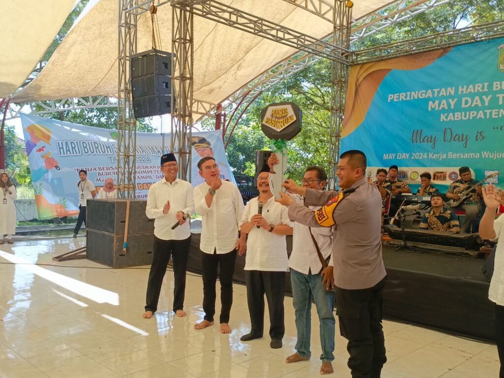 May Day, Kapolres Pasuruan Dampingi Kegiatan Sholawatan Dan Do’a Bersama Dalam Rangka Hari Buruh.