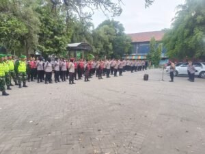 Cek Kesiapan Personil Pengamanan Pengajian Gus Iqdam, Polres Pasuruan Bersama Instansi Terkait Melaksanakan Apel Pengamanan.