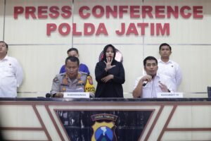 Polda Jatim Amankan Tersangka Penipuan dan Penggelapan Proyek Apartemen di Surabaya
