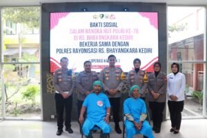 Polres Kediri Gelar Operasi Katarak Gratis Sambut HUT Bhayangkara Ke-78.
