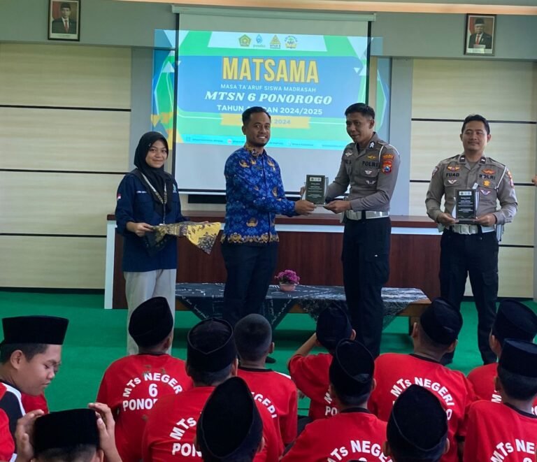 Program Mahameru Lantas, Polres Ponorogo Edukasi Pelajar Tertib Berlalulintas.