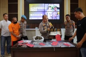 Polres Pacitan Amankan Dukun di Trenggalek Diduga Lakukan Penipuan Modus Penggandaan Uang.