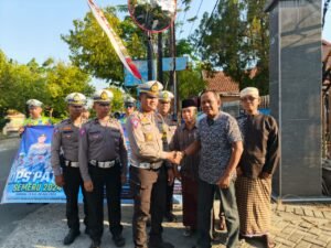 Operasi Patuh Semeru 2024, Polantas Ngawi Pasang Convex Mirror.