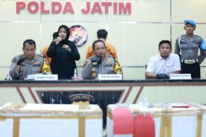 Ditpolairud Polda Jatim Berhasil Ungkap Jual Beli Benih Lobster Illegal di Banyuwangi, Dua Tersangka Diamankan.