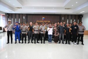 Kapolres Gresik AKBP Arief Kurniawan Kukuhkan Komite Olahraga Polri di Mapolres Gresik.