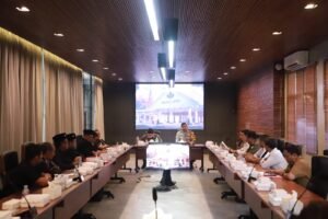 Kapolres Kediri Dampingi Bupati Dalam Audiensi Bersama Simpatisan PSHT.