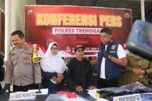 Wujud Empati, Polisi Beri Santunan dan Bantuan Kakek Korban Curas di Trenggalek.