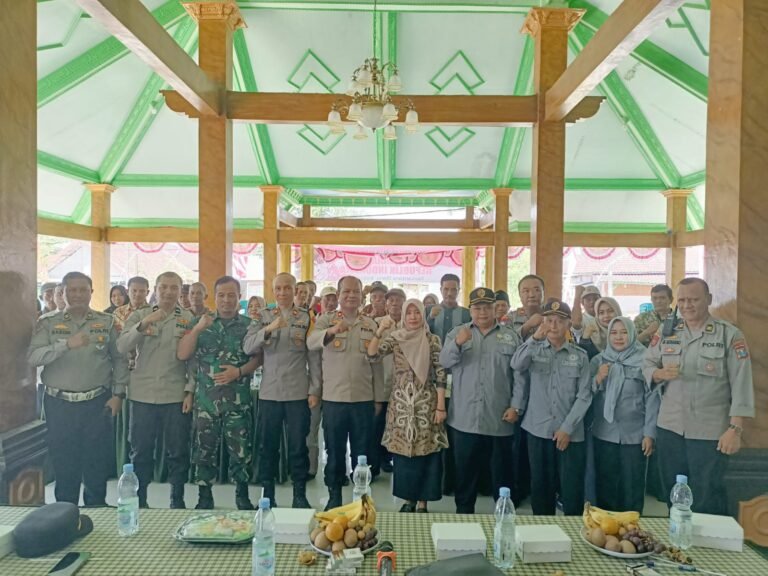 Bahaya Judi Online, Polres Mojokerto Kota Sosialisasi Forum Jumat Curhat.