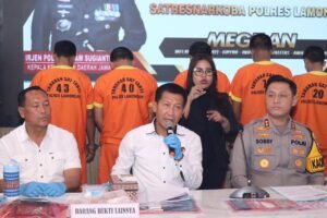 Berhasil Amankan 8 Tersangka Pengedar Sabu, Polres Lamongan Selamatkan Ratusan Orang dari Ancaman Narkoba.
