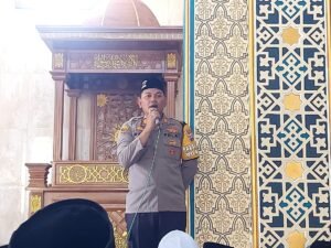 Safari Jum’at dan Himbauan Kamtibmas KAPOLSEK MENGANTI di masjid BAITUROHMAH desa wringin kurun Kec. Menganti kabupaten Gresik.