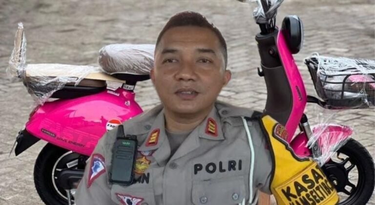 Polres Bondowoso Sosialisasikan Larangan Sepeda Listrik Digunakan di Jalan Raya.