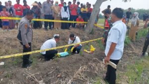 Polisi Berhasil Amankan Pasangan Kekasih Diduga Kuburkan Bayi di Area Persawahan Bojonegoro.