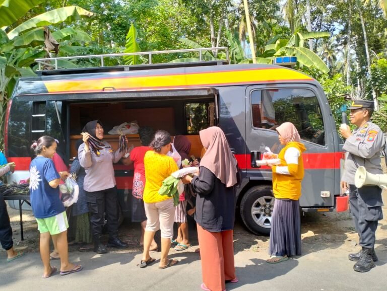 Polresta Banyuwangi Sosialisasi Kamtibmas Jelang Pilkada Melalui Mobil Sayur.