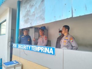 Polres Gresik Siagakan Personel 24 Jam Untuk Pengamanan Percetakan Surat Suara Pemilu 2024.