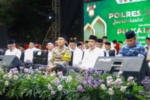 Cooling System untuk Pilkada Damai, Polres Jombang Ajak Ribuan Warga Bersholawat.