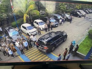 Polres Malang Kawal Distribusi Surat Suara Pilkada 2024 ke Gudang Logistik KPU.