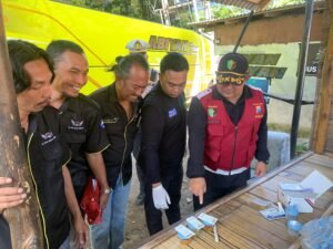 Operasi Ketupat Semeru 2025, Polresta Banyuwangi Gelar Tes Urine Bagi Sopir Bus