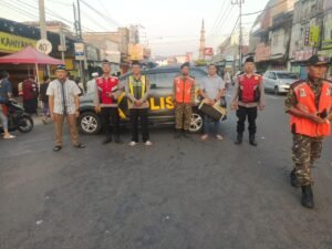 Sinergitas TNI-Polri di Krian Jaga Keamanan Sholat Idul Adha 1446 H Wilayah Krian