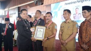 Kapolres Nganjuk Beri Penghargaan dan Hadiah Umroh dalam Tasyakuran Hari Bhayangkara ke-79