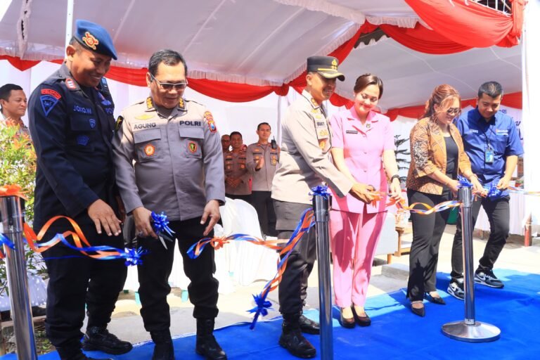 Tingkatkan Kesejahteraan Anggota, Kapolres Kediri Kota Resmikan Perumahan Grand Dharaka