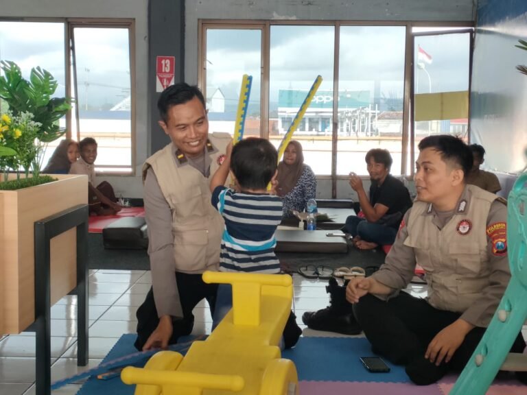 Polresta Banyuwangi Libatkan Tim Psikolog Dampingi Keluarga Korban KMP Tunu Pratama Jaya 