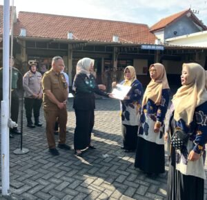 Kecamatan Gedangan Beri Piagam Penghargaan ke IMP di Harganas ke 32