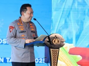 Terus Wujudkan Swasembada Pangan, Kapolri Laksanakan Penanaman Jagung Kuartal III