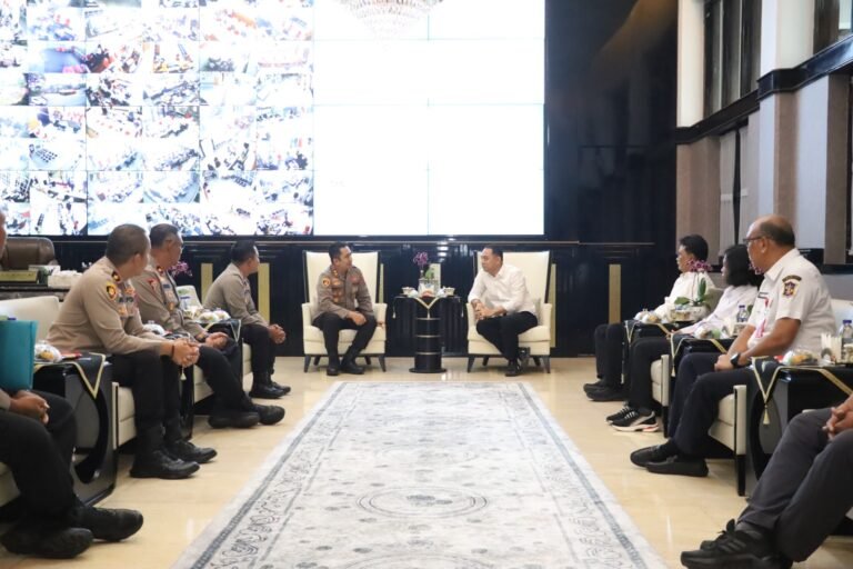 Walikota Eri Cahyadi dan Kapolres Pelabuhan Tanjungperak Kolaborasi Ciptakan Kota Surabaya Aman