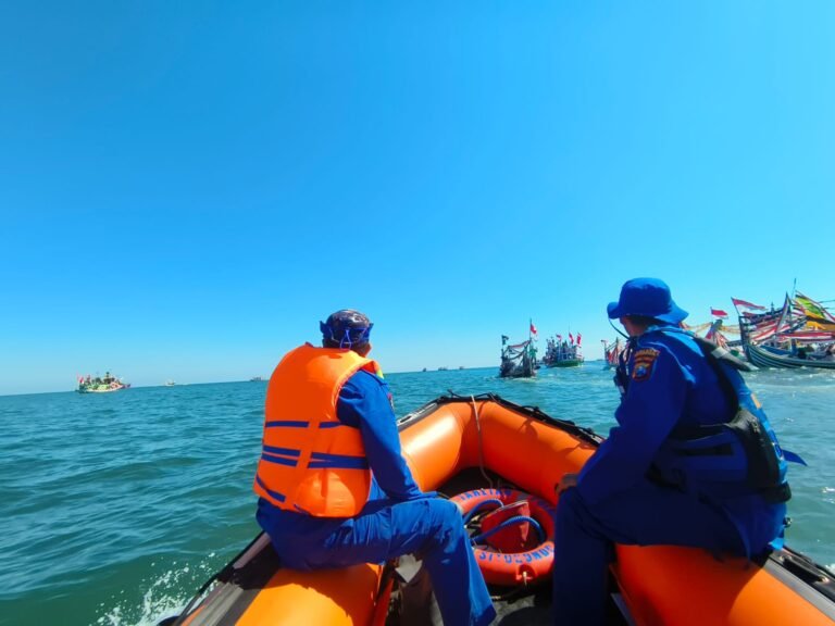 Polres Situbondo Terjunkan Personel Amankan Tradisi Petik Laut dan Selamatan Desa Kilensari