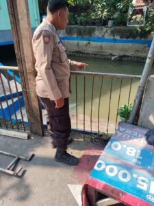 Bhabinkamtibmas Desa Cemengkalang Kroscek Kolam Ikan Buatan Dukung Ketahanan Pangan