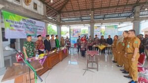 Forkopimca Prambon Hadir dan Menyaksikan Empat Perangkat Desa Wonoplintahan yang Dilantik