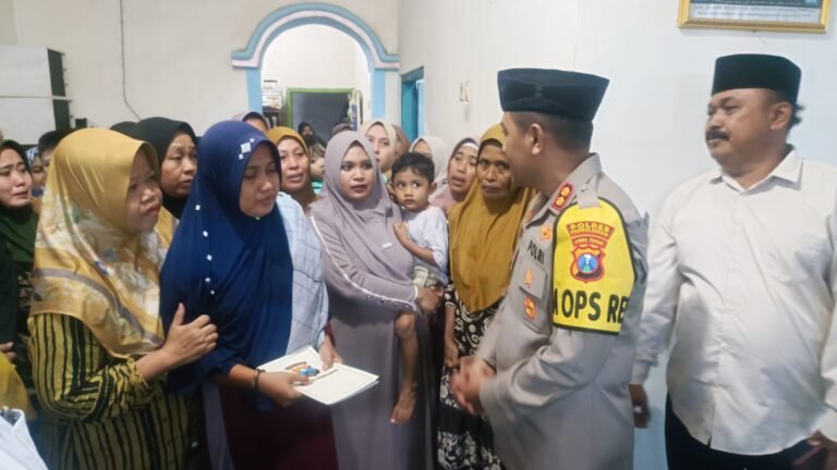 Kapolres Probolinggo Sambangi Rumah Duka Sampaikan Bela Sungkawa Keluarga Korban Penembakan di Papua