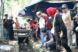 Wakil Bupati Sidoarjo Pimpin Kerja Bakti Bersama Ribuan Siswa SMAN 2 Sidoarjo
