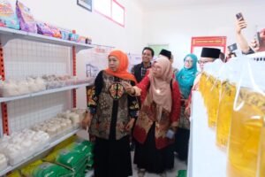 Gubernur Jatim Khofifah Indarparawansa Kunjungi Kesiapan Koperasi Merah Putih Desa Kupang Jabon