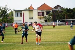 Fun Football Bupati Sidoarjo dan Dandim 0816 Sidoarjo Kompak Lawan Kades se Kecamatan Sukodono