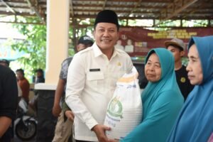 Bupati dan Wabup Kompak Monitor Penyaluran Bantuan Pangan di Sidoarjo
