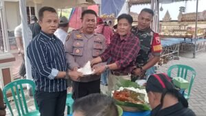 Ruwat Dusun Desa Kebon Agung Berhias kan Potong Tumpeng di Punden Mbah Sodor