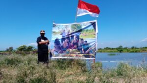 Keluarga Ahli Waris Pasang Baner Foto Pewaris dari Alm Salim bin Karlin/Samuah